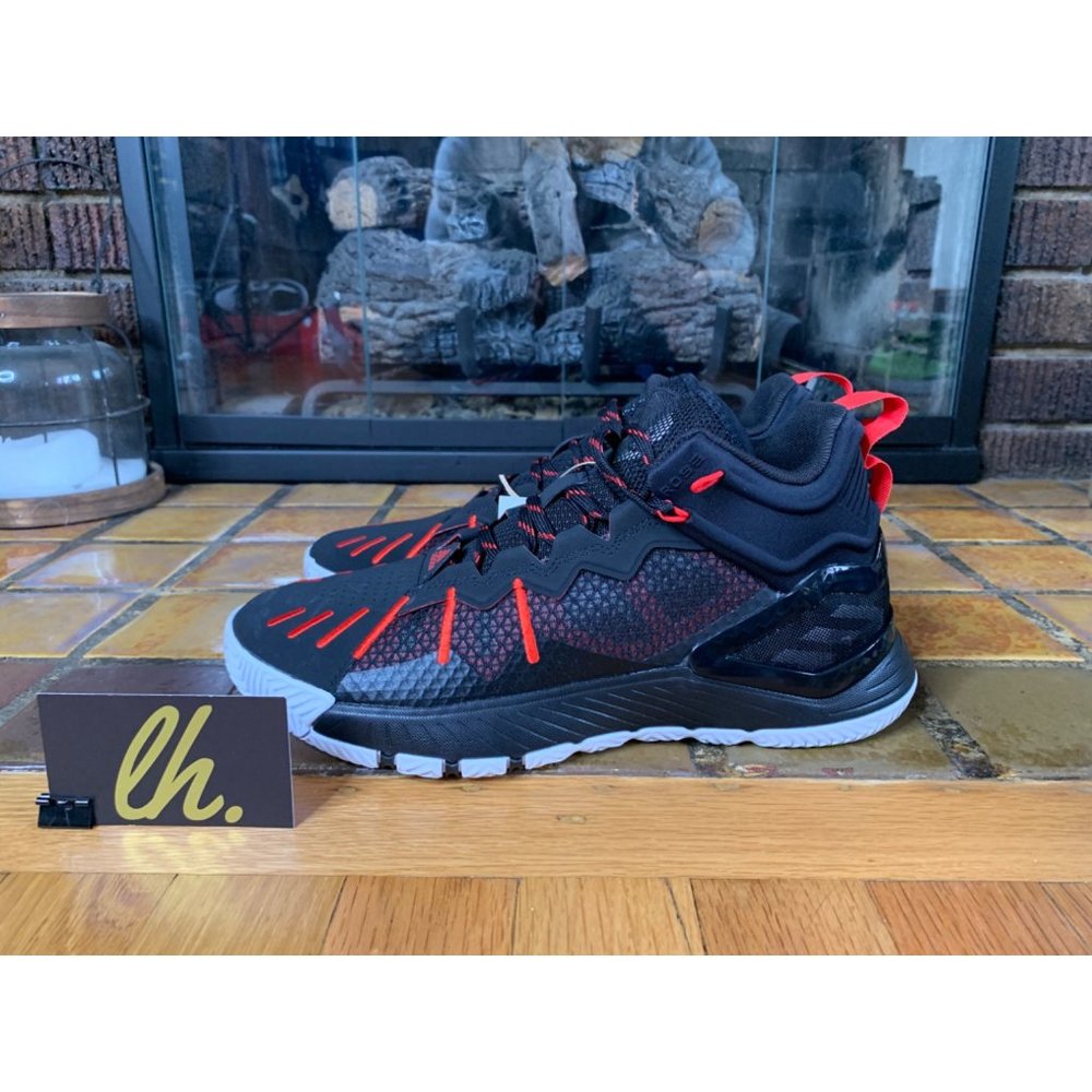 Size 9 Adidas D Rose Son Of Chi “Windy City Assassin” Athletic Basketball Sneake